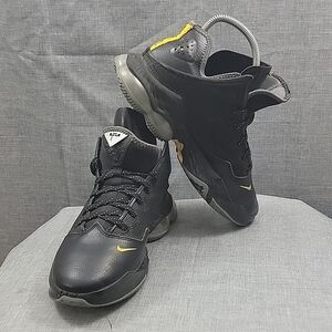 Nike LeBron 19 Low Shoes Witness Black University Gold DH1270-002 Men's Size 8